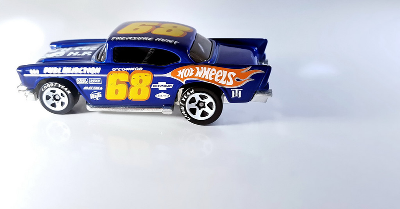 Illustration for article titled A blue Chevy
